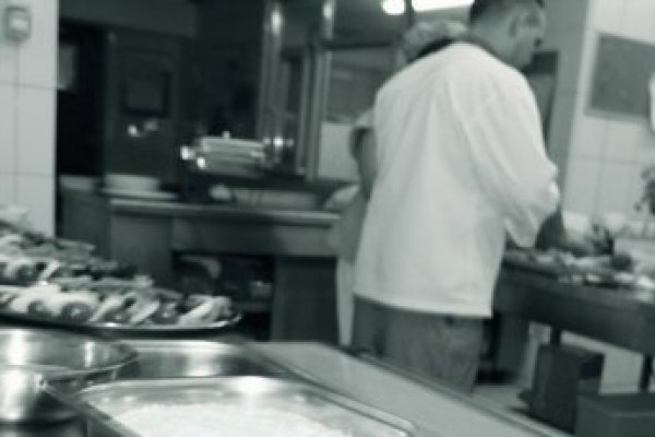 Povestea unui bucatar-sef - de la livrator de pizza la “imparat” peste bucatarie