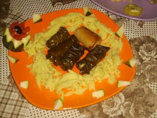 Sarmalute si praz umplut cu garnitura de piure