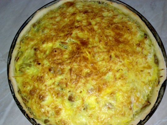 Tarta cu ciuperci si sunca