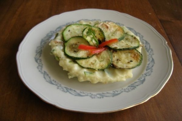 Aperitiv cu dovlecei si gris