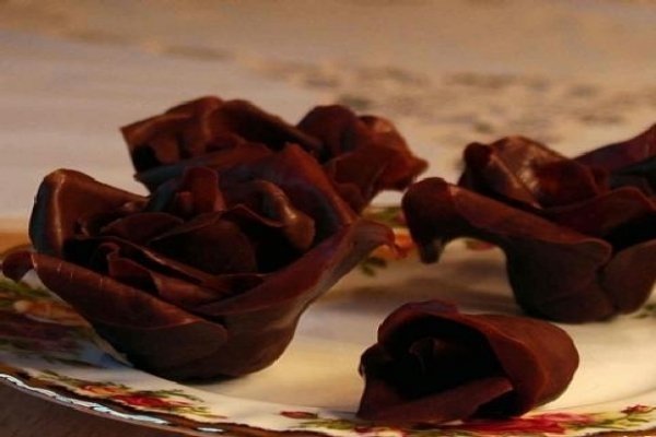 trandafiri din ciocolata