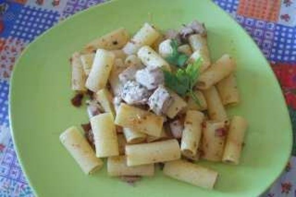 Rigatoni cu ton proaspat