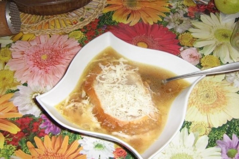 Supa de ceapa cu cascaval