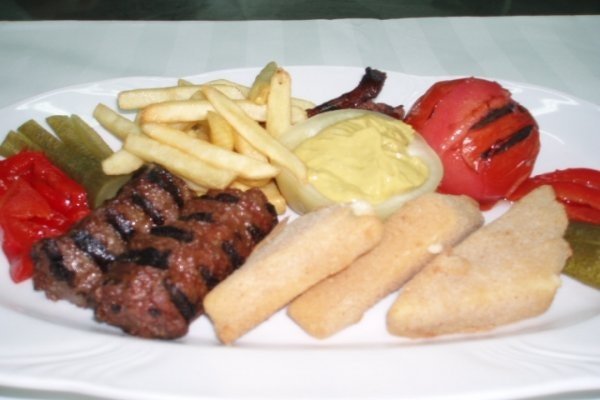 PLATOU CALD MUNTENESC