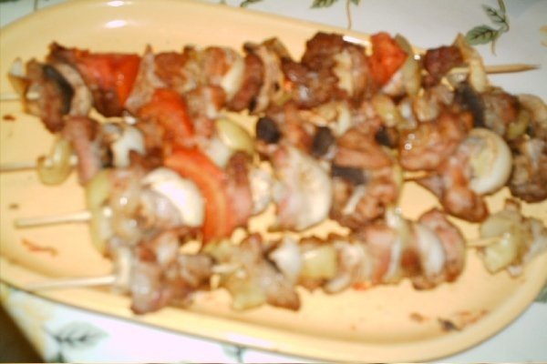 Frigarui de porc cu legume