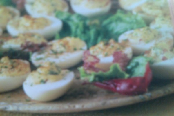 oua umplute cu pasta de sunca