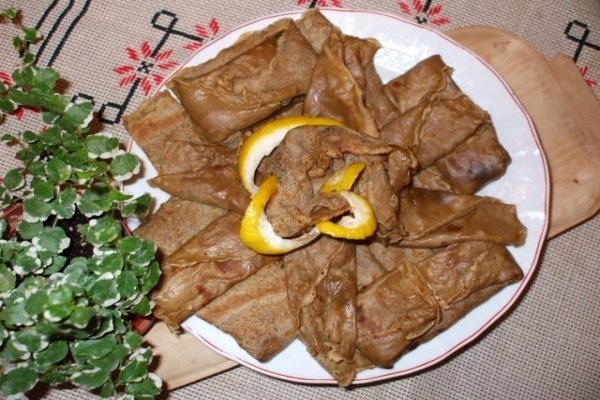 Clatite cu dulceata de visine