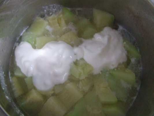 Dovlecei in sos de smantana