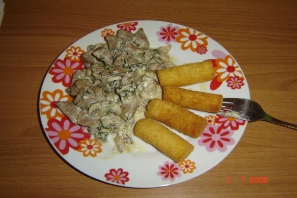 Cubulete de vacuta in sos alb de ciuperci