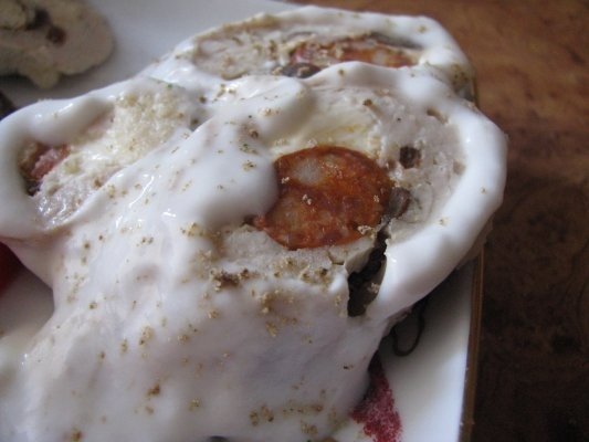 Rulada de pui in glazura alba