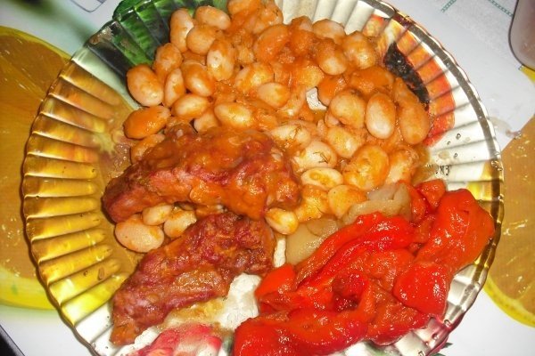 Mancare de fasole boabe cu costita afumata