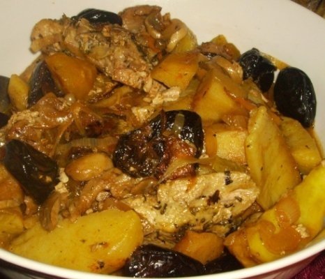 Mancare de Prune uscate cu/ fara carne