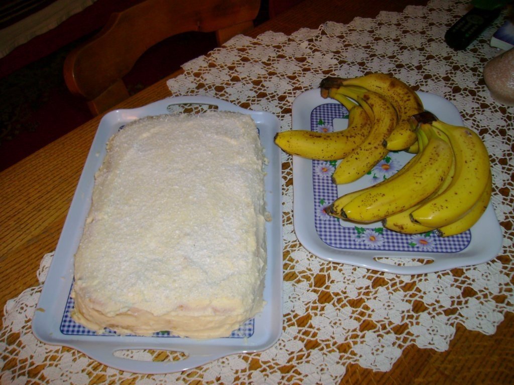 Prajitura cu umplutura de mere si crema de cocos