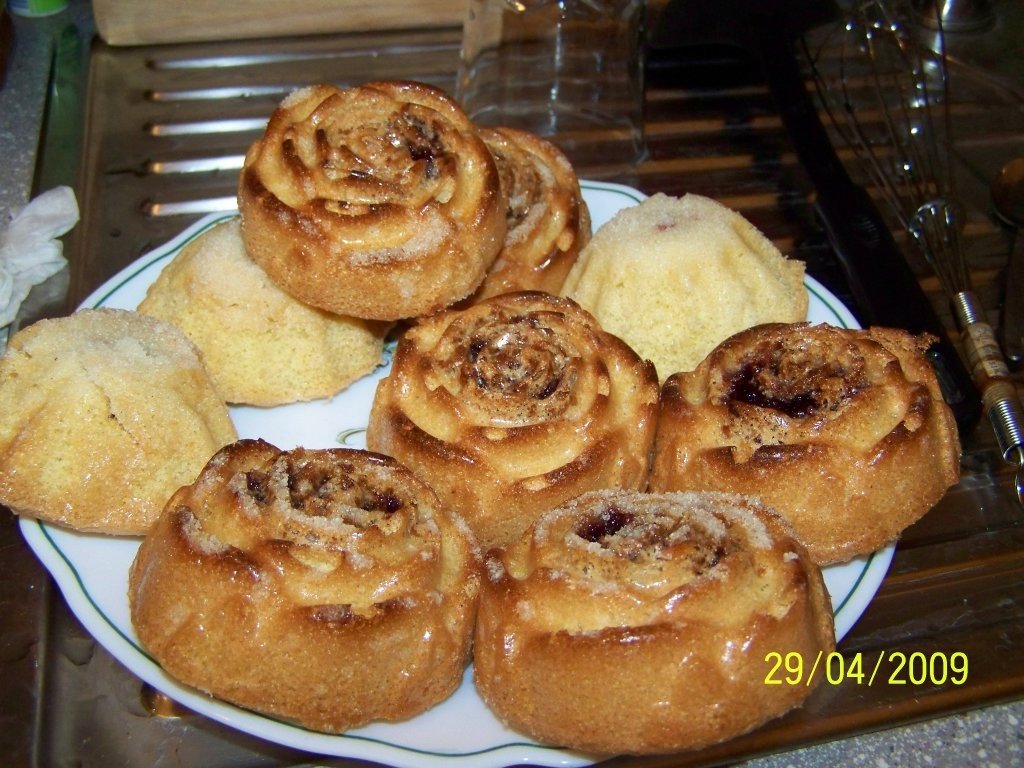 Trandafirasi din savarina cu gris