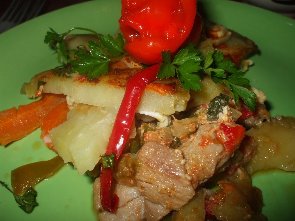 Curcan impachetat in cartofi la cuptor