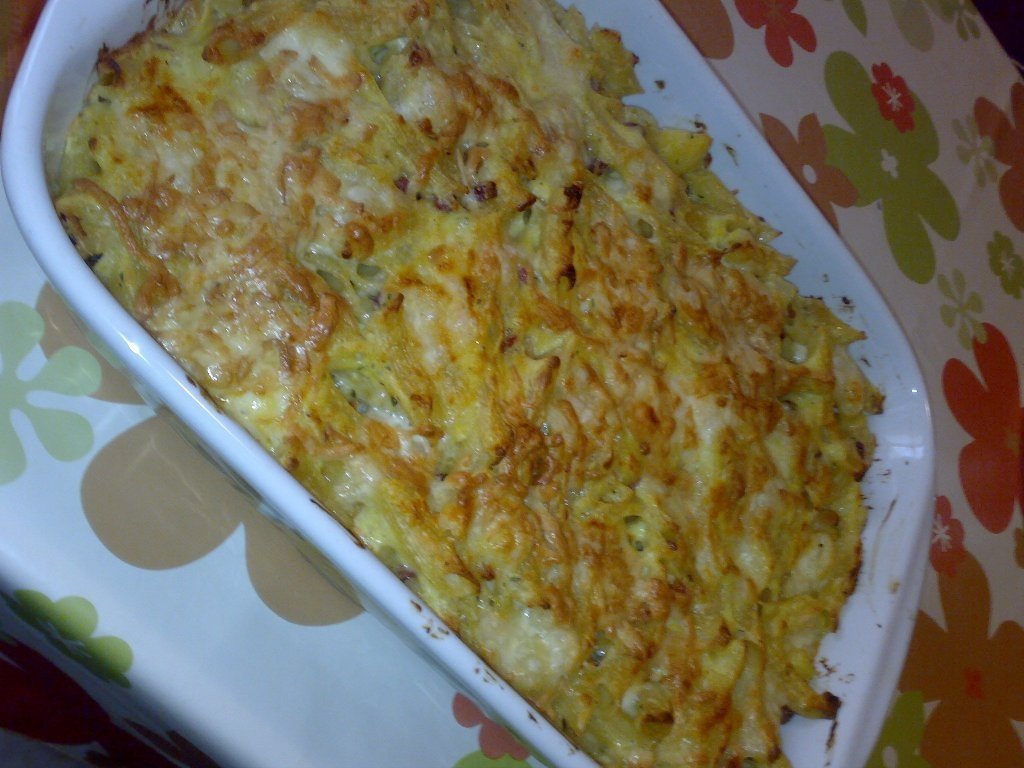 Gratin de paste cu cartofi si bacon