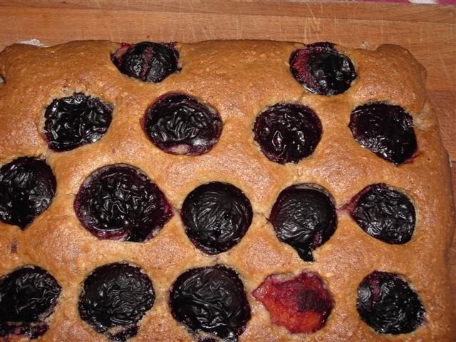 Tarta cu prune si nuci