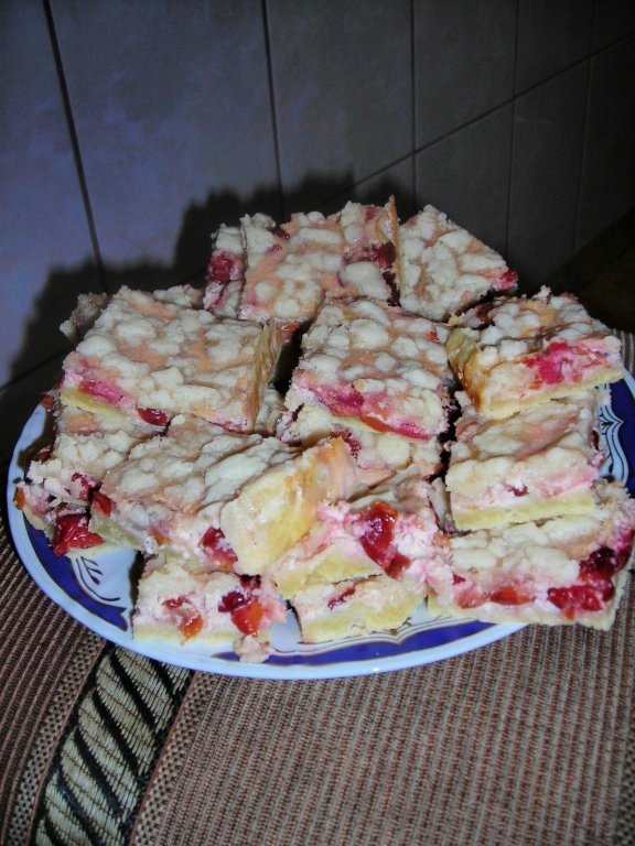 Prajitura cu branza si cirese/visine