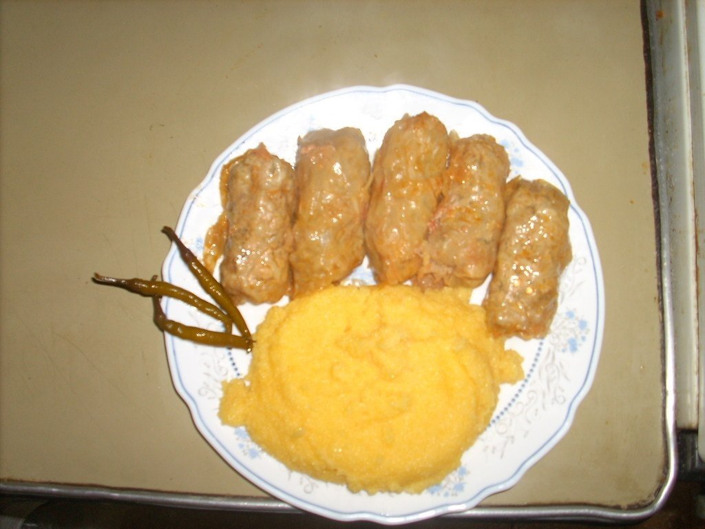 Sarmalute in foi de varza