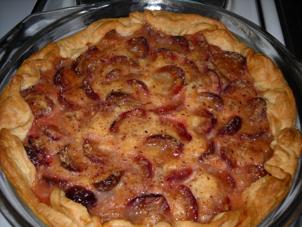 Tarta cu prune cu aluat de foitaj