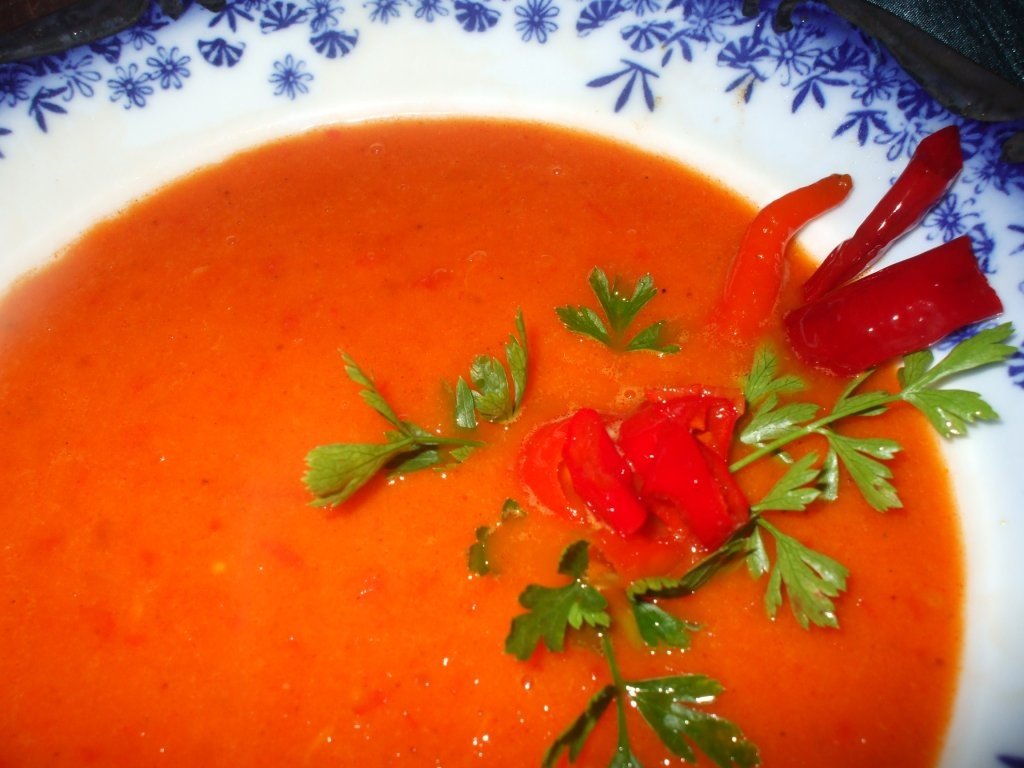 Supa crema de ardei, rosii si morcovi (supa rosie)