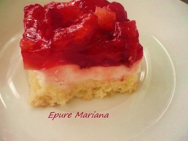 Prajitura  cu branza si capsuni