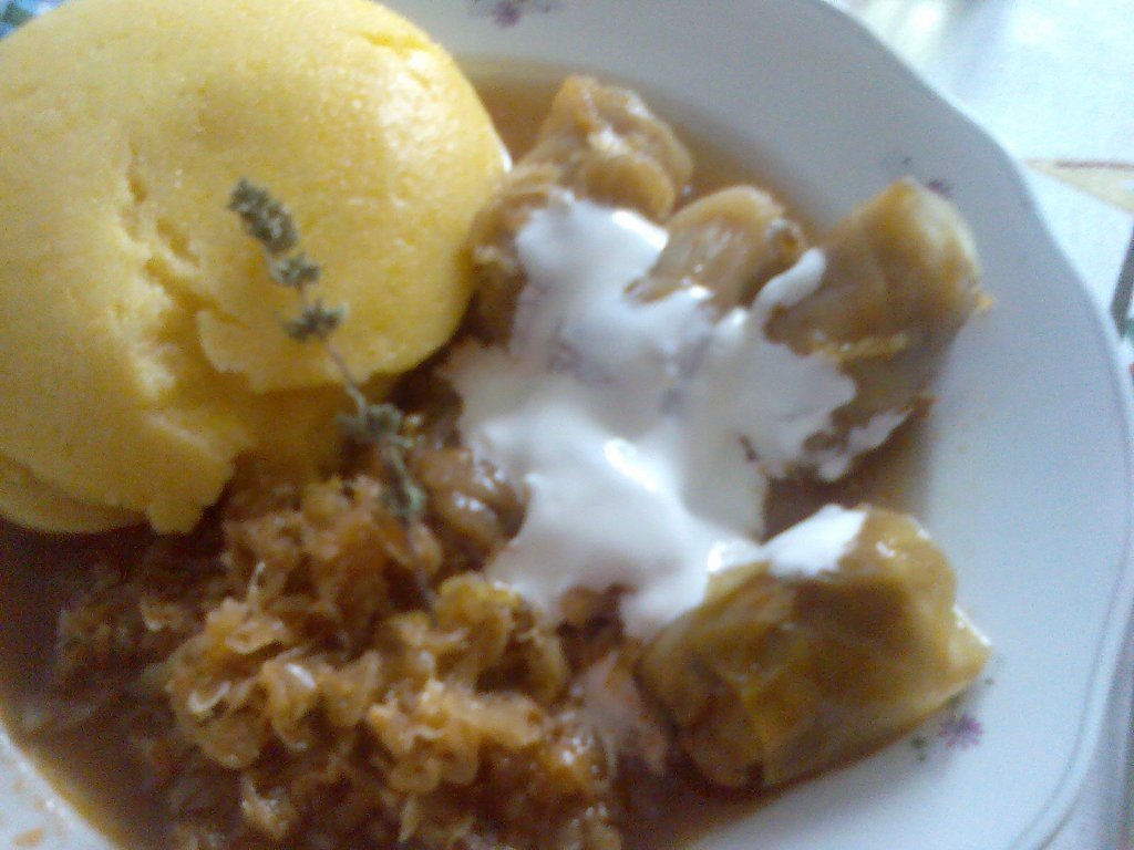 Sarmalute dobrogene in oala de lut