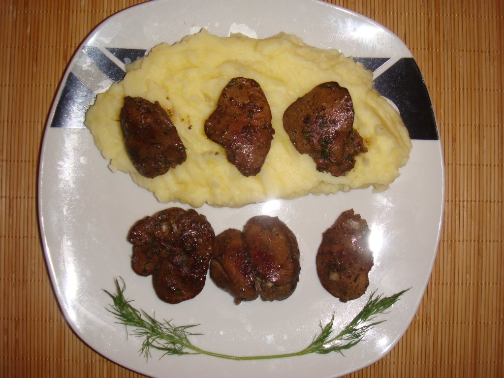 Ficatei de pui cu piure