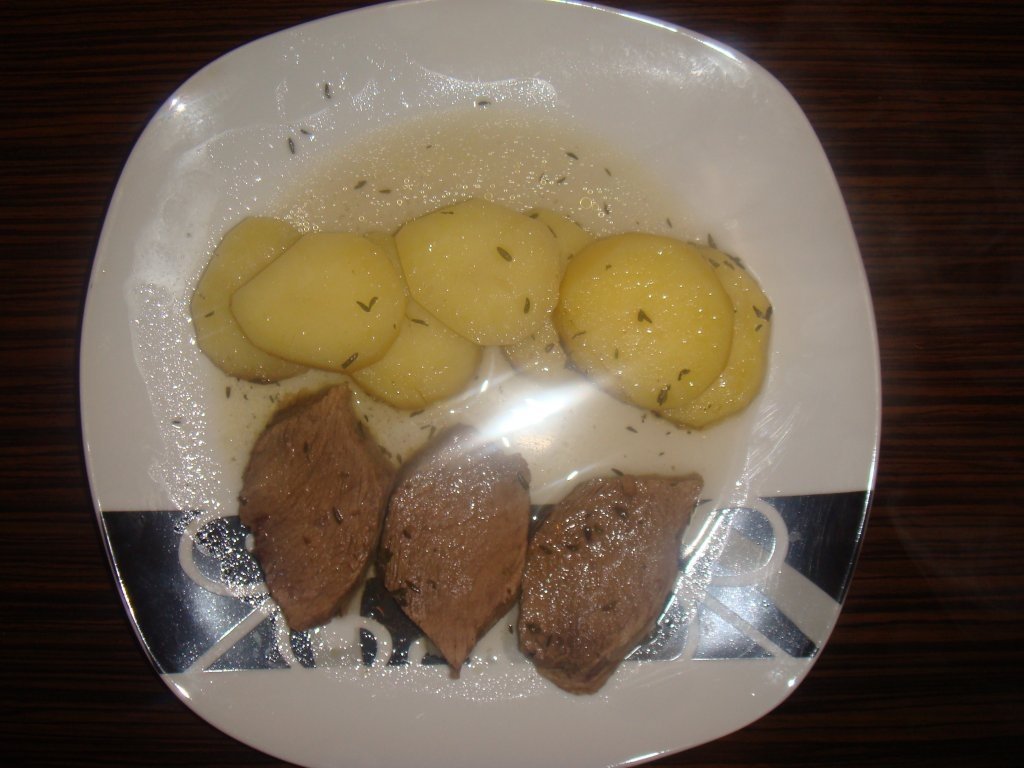 Friptură de vită cu cartofi la cuptor