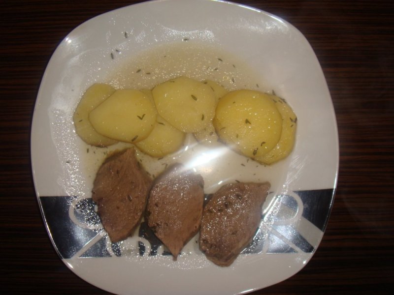 Friptură de vită cu cartofi la cuptor