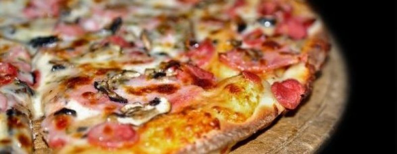 Sa pregatim pizza in casa - pasul 3: toppingurile