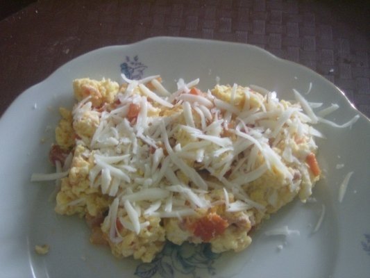 Omleta cu bacon si rosii