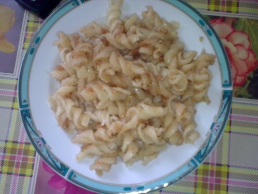 Paste cu pesmet si nuci