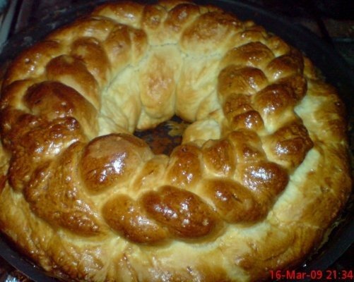 Paine impletita - colac - cu lapte