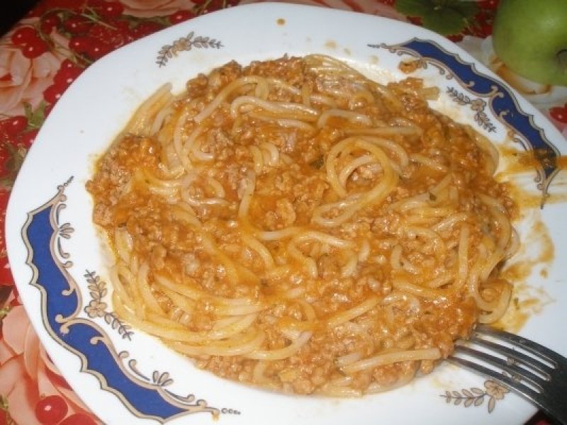 Spaghete cu carne