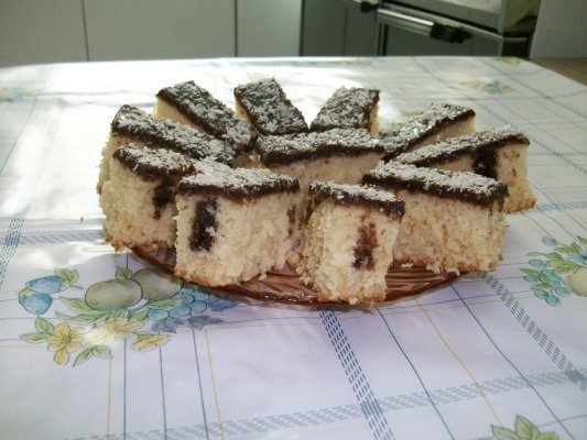 PRAJITURA CU NUCA DE COCOS