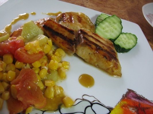 Peste la gratar cu porumb, rosii si zucchini