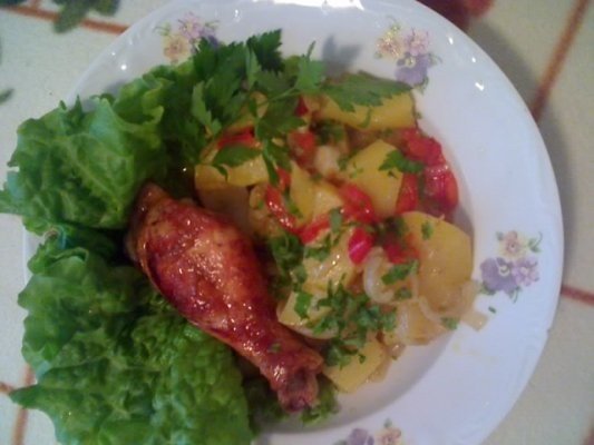 Pui cu legume in vas roman