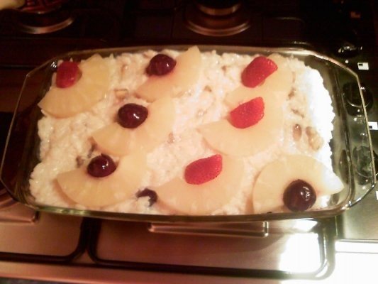 SALATA CU OREZ SI FRUCTE