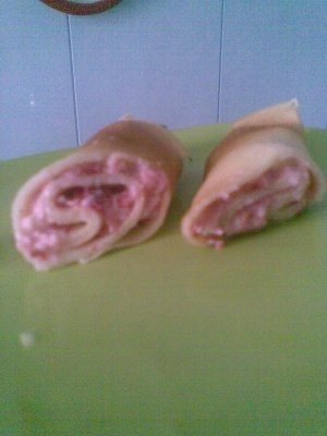 Clatite cu branza si capsuni