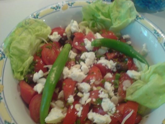 Salata de rosii cu masline grecesti