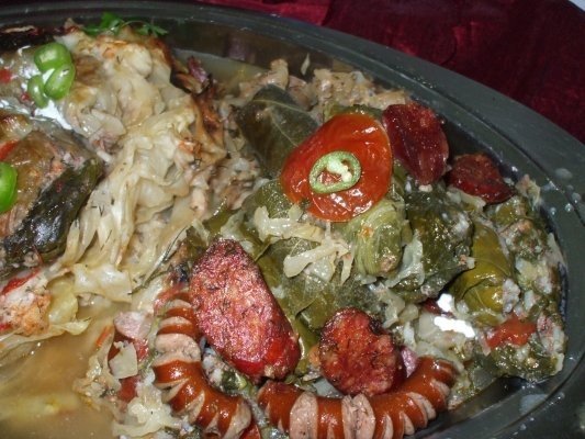 Sarmalute de manzat in frunze diferite