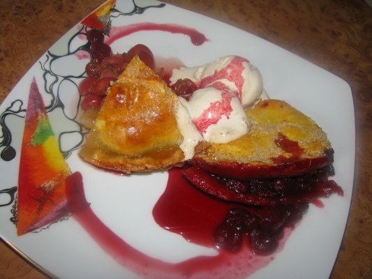 Placinte crocante cu cirese si visine