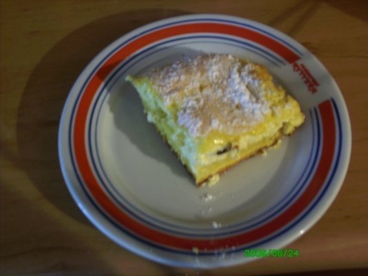 Prajitura cu iaurt si branza