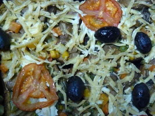 Pizza de post cu legume congelate