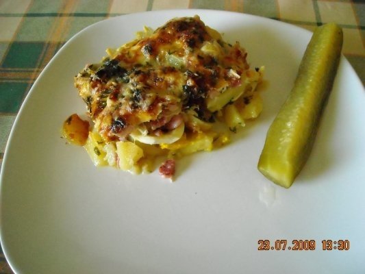 Cartofi cu costita la cuptor