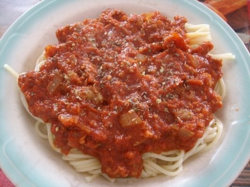 Spaghete Bologneze cu carnat de casa