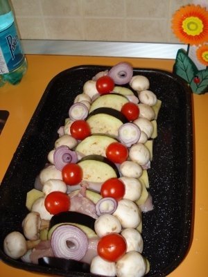 Friptura de pui cu legume la cuptor