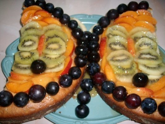 Tort cu fructe Fluturas