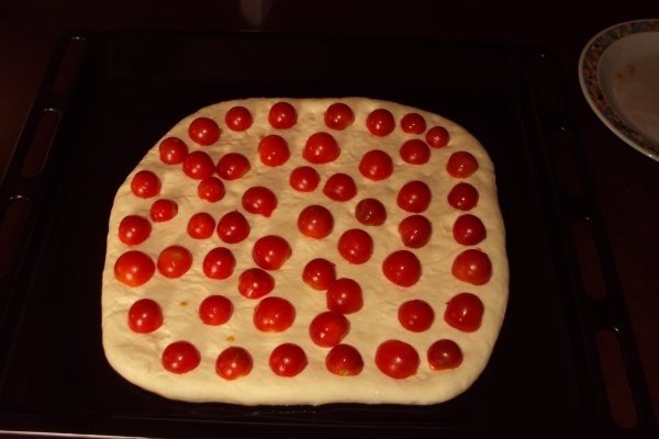 FOCACCIA CU ROSII CHERRY
